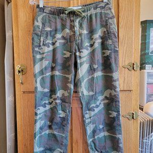 The Laundry Room Camo Cropped Pants